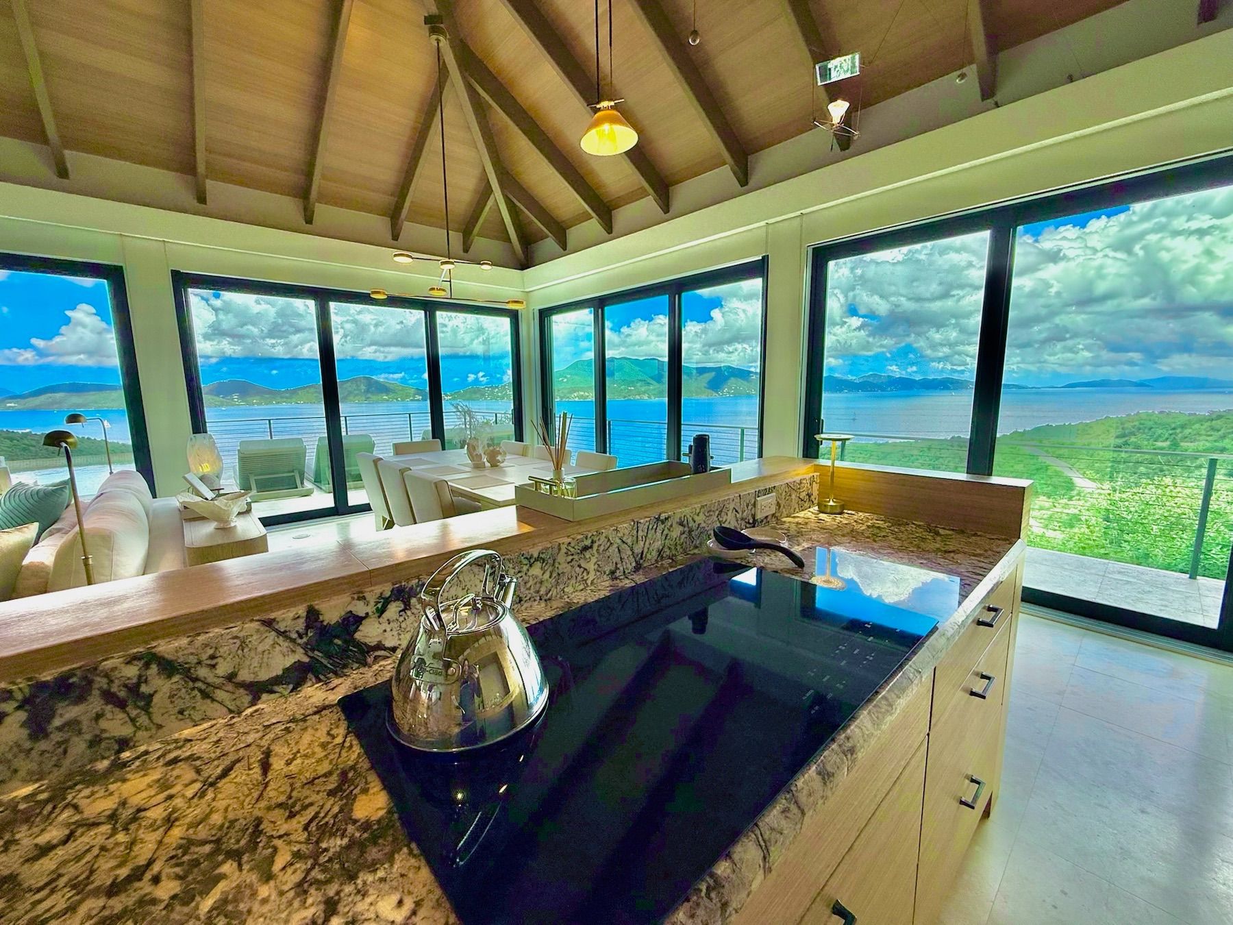Window To The Sea villa photo.